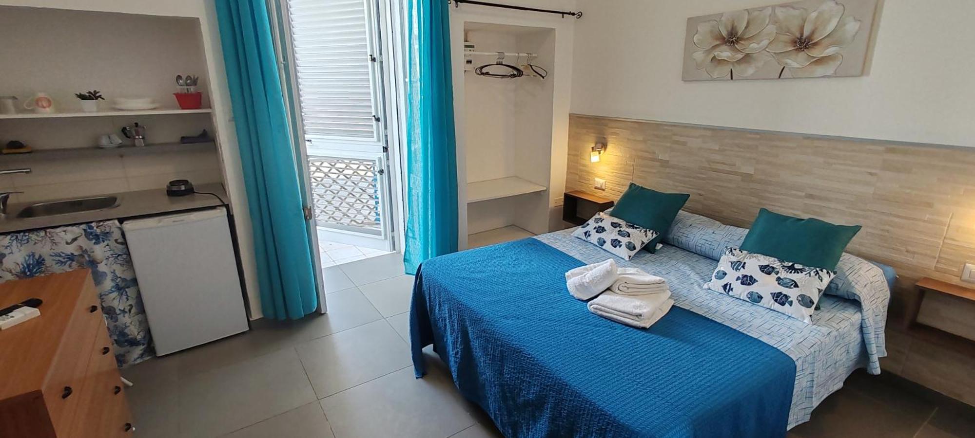Отель Cortili Del Mar Торре-Сан-Джованни-Удженто Экстерьер фото